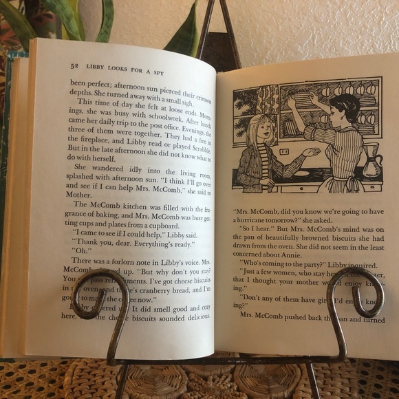 1970 Libby Looks For a Spy Hardback by Catherine Woolley Library Edition USA - Picture 10 of 14